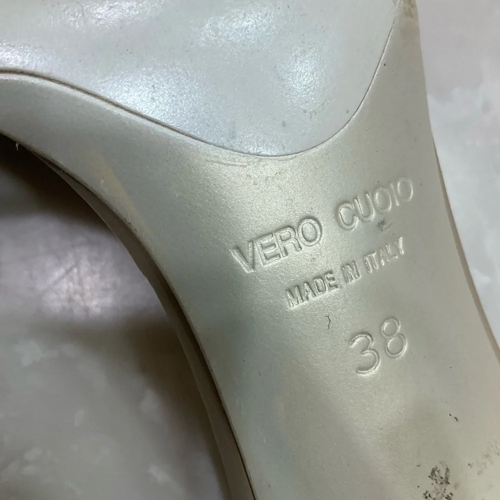 Gunmetal Nude Leather Sandals, Back Ankle Strap. 3.5” heel, Goes w/ all, Sz 8.5 - Picture 13 of 14